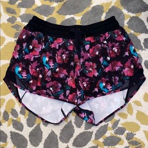 Lululemon Hotty Hot Shorts 4”